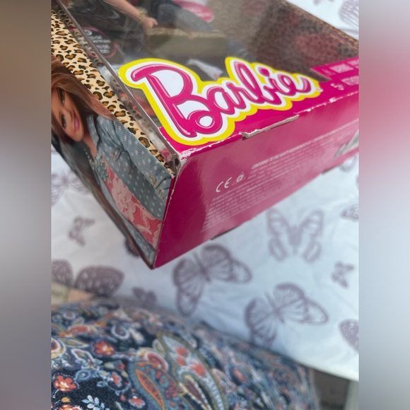 Raquelle Style Barbie Doll - Glam - Picture 13 of 15